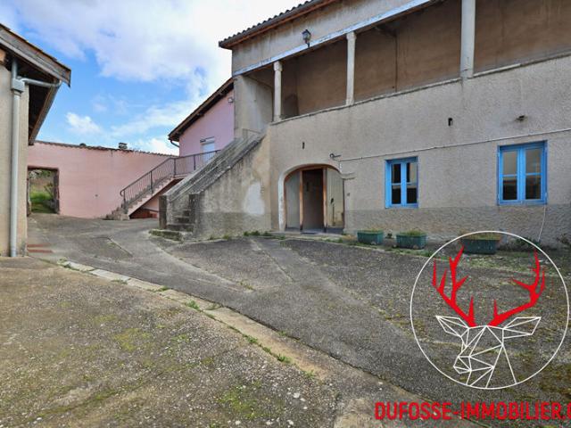 Vernaison 69390 Authentique Corps de ferme de 172m² Dépendances 210m²Maison 7 pièce s 172 m2