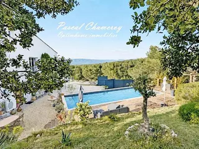 Vernègues 13116 Achat / Vente maison 6 pièces t6 piscine terrasse