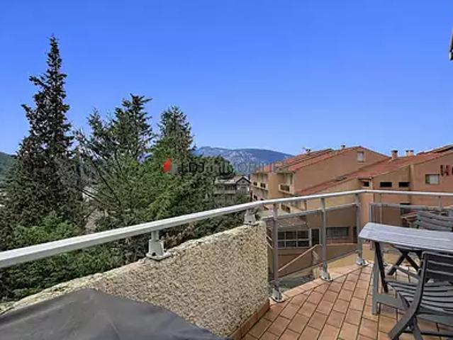 Vernet les Bains 66820 Achat / Vente appartement 1 pièce t1 au dernier étage