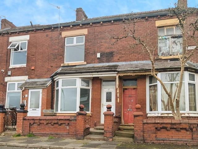 Verney Road, Royton, OL2 2 bed terraced house to rent £900 pcm £208 pw