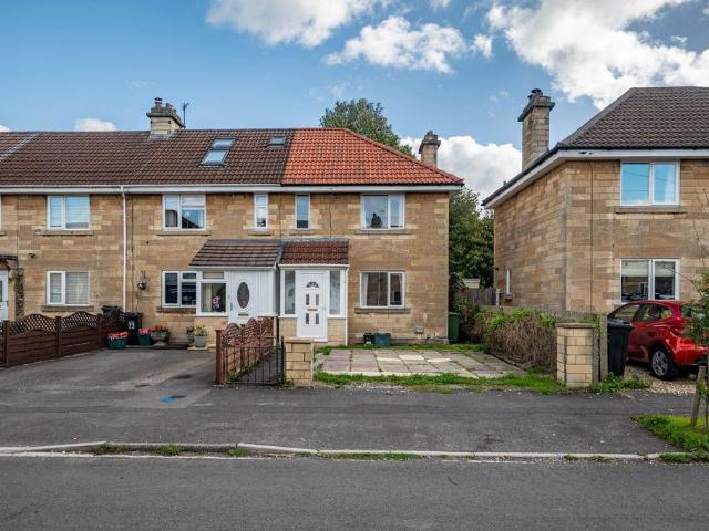 Vernham Grove 2 bed house to rent £1,600 pcm £369 pw