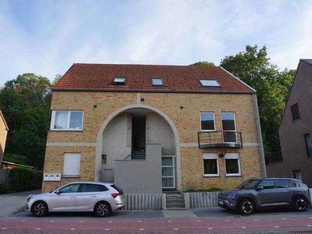 Vernieuwd 2 slaapkamer duplex appartement in hartje Holsbeek