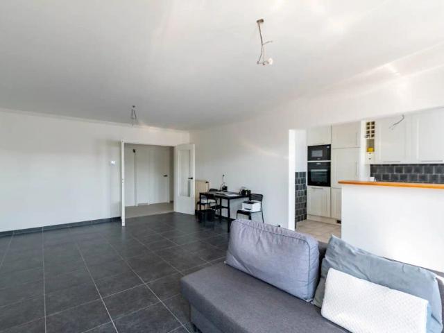Vernieuwd appartement met 2 slaapkamers