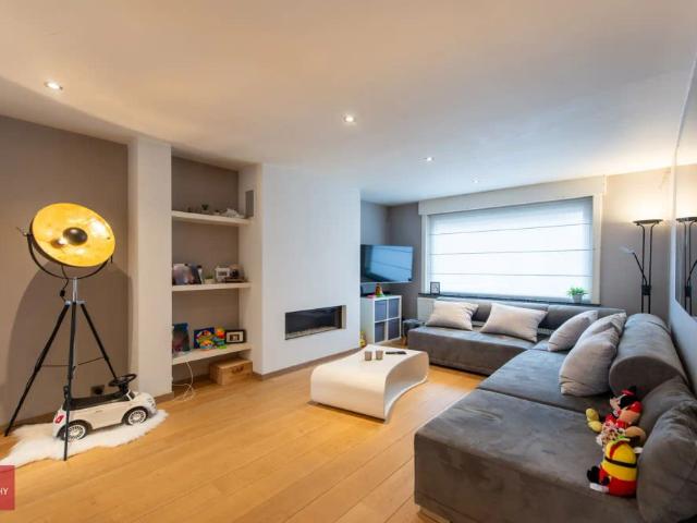Vernieuwde en instapklare ruime woning centrum | Leiestraat
