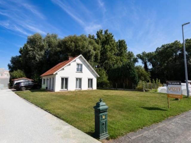 Vernieuwde gezinswoning met 3 slaapkamers en tuin