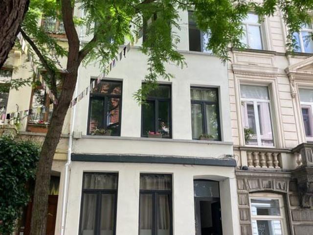 vernieuwde, lichte studio met topligging