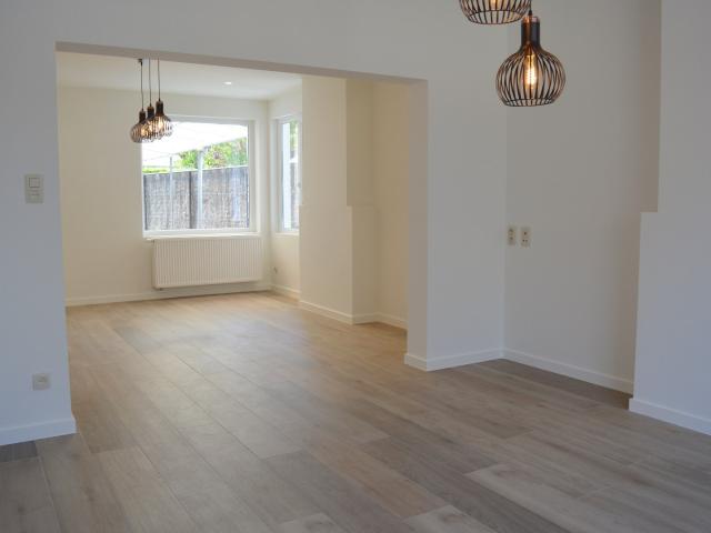 Vernieuwde woning in Heule met vlotte bereikbaarheid