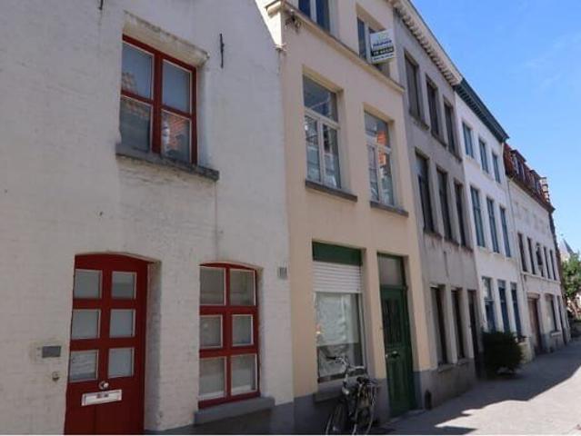 Vernieuwde 3 slaapkamerwoning te huur in Brugge