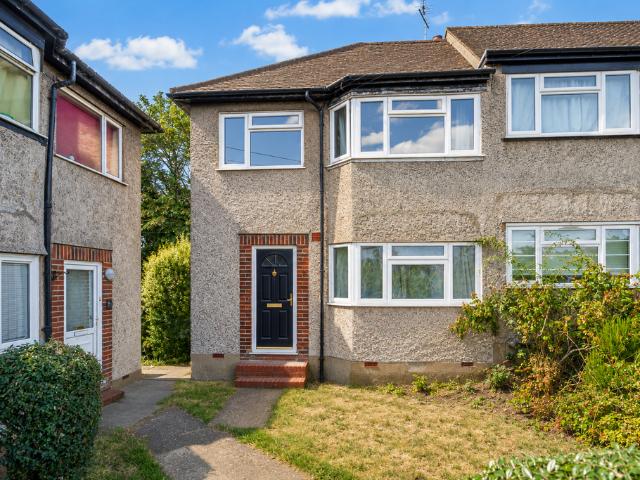 Vernon Close, Hertfordshire AL1 2 bed maisonette to rent £1,650 pcm £381 pw