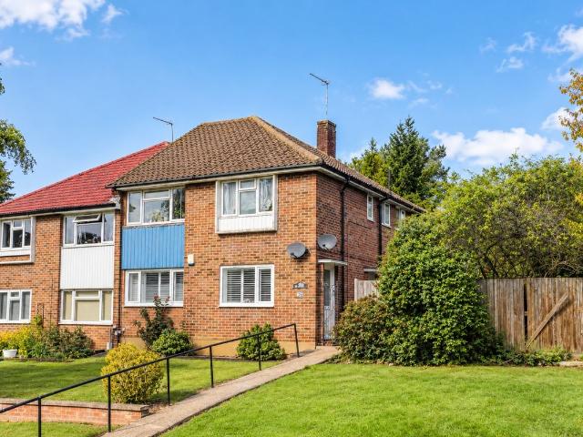 Vernon Crescent, Barnet EN4, 2 bed maisonette to rent, £2,000 pcm | PrimeLocation