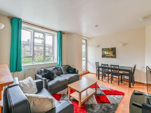Vernon House, SE11, Vauxhall, London. 4 bed maisonette to rent £4,200 pcm £969 pw