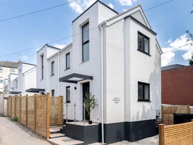 Vernon Place, Cheltenham GL53, 1 bed end terrace house to rent, £1,028 pcm | PrimeLocation