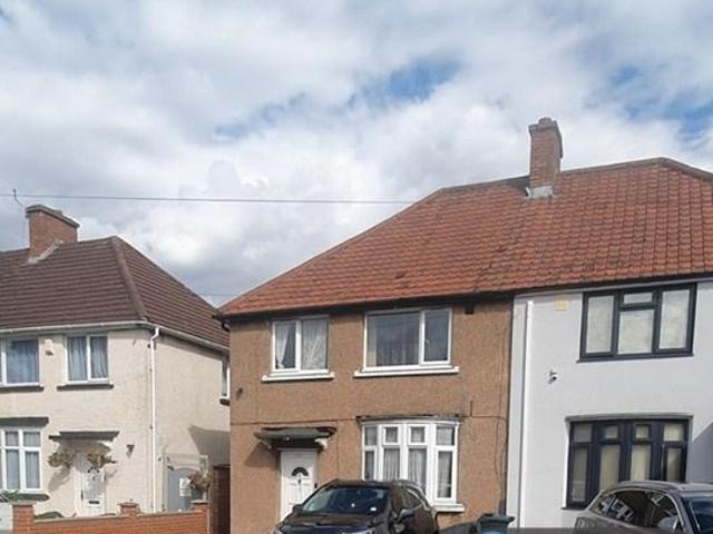 Vernon Road, Feltham, TW13 3 bed semi detached house to rent £2,100 pcm £485 pw