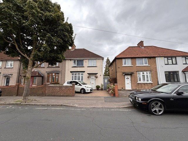 Vernon Road, Feltham, TW13 Detached house to rent £2,000 pcm £462 pw