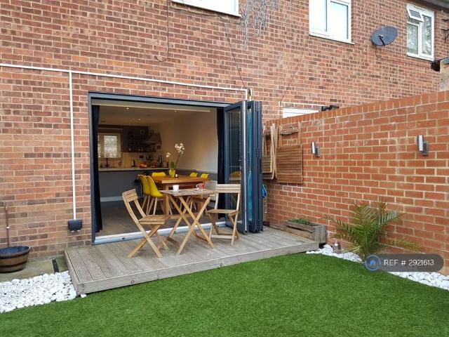 Vernon Walk, Northampton, NN1 2 bed end of terrace house to rent £1,400 pcm £323 pw