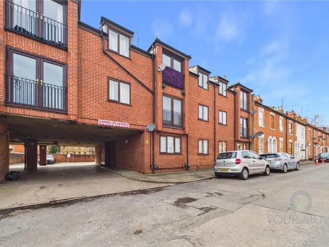 Vernon Terrace, Northamptonshire NN1 2 bed flat to rent £900 pcm £208 pw