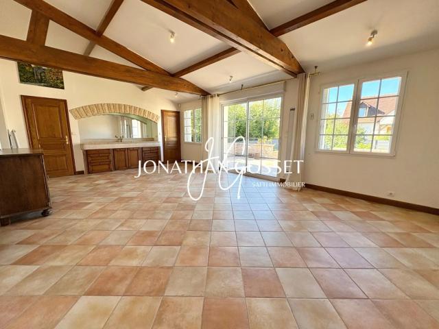 VERNOUILLET: Charmante maison 6 pcs 3 ch 143m² sur un beau jardin de 616m²