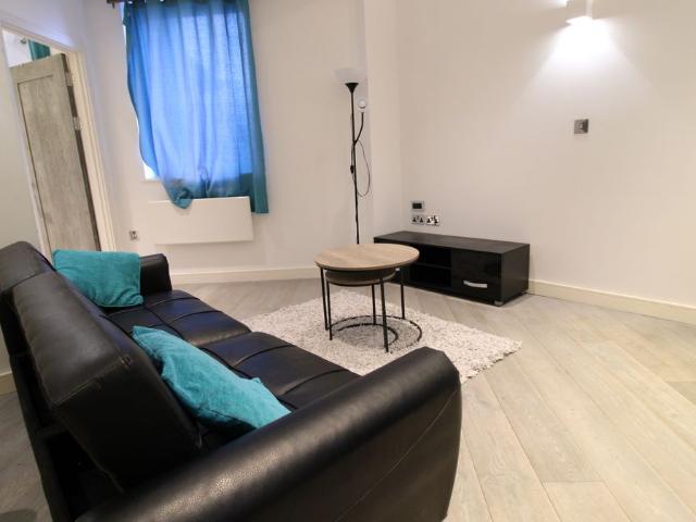 Verona Apartments SL1, 1 bed flat to rent, £1,250 pcm | PrimeLocation