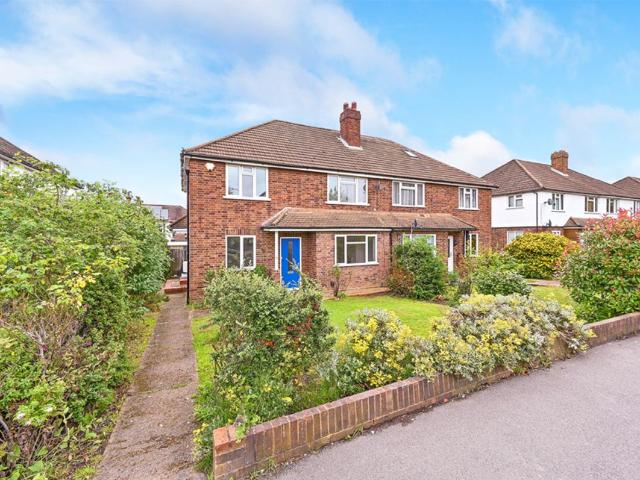 Verona Drive, Surbiton KT6, 2 bed flat to rent, £1,660 pcm | PrimeLocation