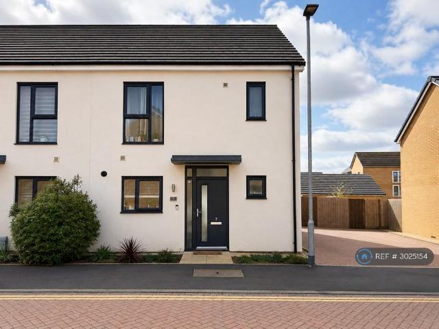 Verona Way, South Ockendon, RM15 3 bed semi detached house to rent £2,100 pcm £485 pw