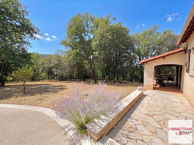 VERS, maison 5 pièces sur plus de 8000m² de terrain