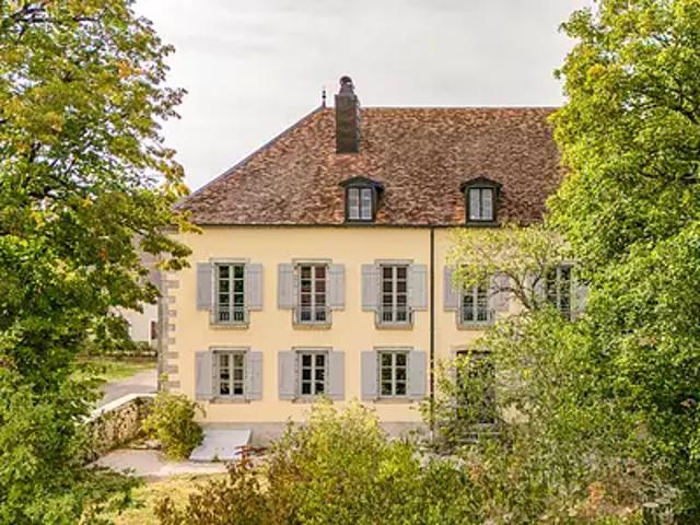 Vers en Montagne 39300 Achat / Vente maison 8 pièces t8 jardin cave