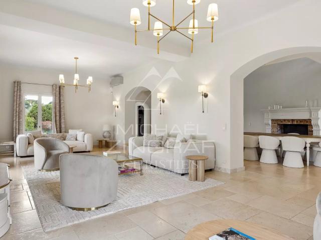 Versant Ouest Propriété d’exception avec vue mer 415m² Antibes