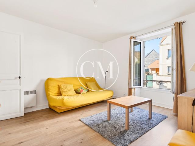 VERSAILLES MONTREUIL STUDIO