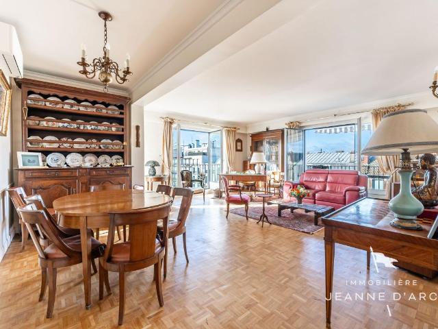 VERSAILLES CLAGNY Entre écoles et gares, 121 M² 5P 3C Ascenseur Parking Balcon