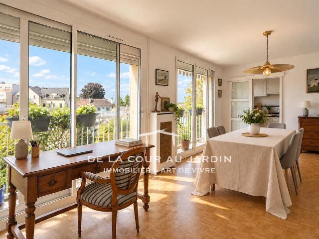 Versailles Clagny Glatigny 77 m² Lumineux et sans vis à. 77m² Versailles