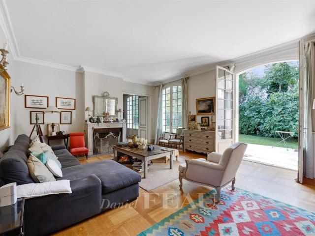 Versailles Glatigny Grande maison avec jardin et piscine 285m² Versailles