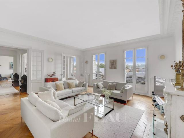 Versailles / Le Chesnay Appartement de réception avec asce. 271m² Versailles