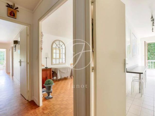 Versailles PLACE LABOULAYE Appartement à vendre 120 m² 5 chambres