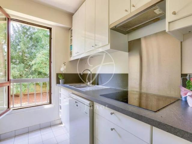 Versailles PLACE LABOULAYE Appartement à vendre 120 m² 5 chambres