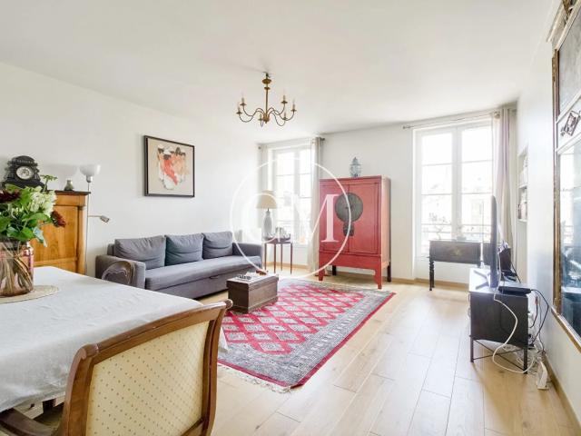VERSAILLES SAINT LOUIS APPARTEMENT DUPLEX