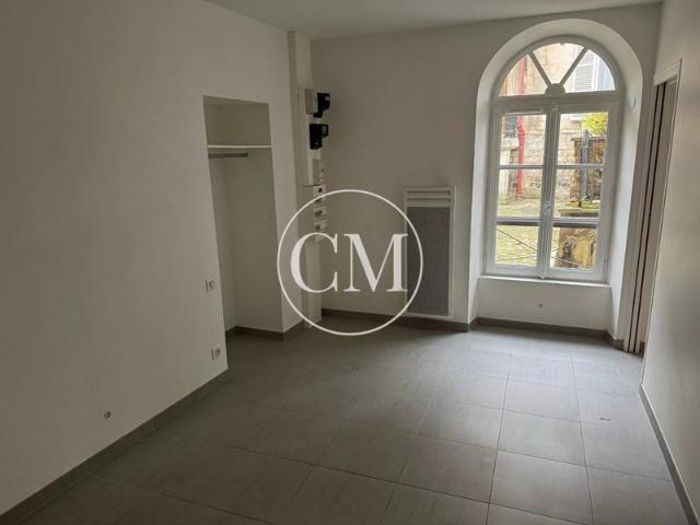 VERSAILLES SAINT LOUIS APPARTEMENT