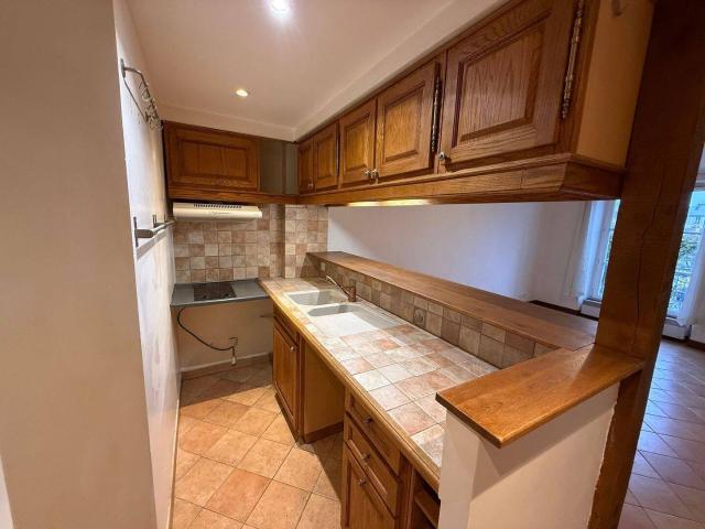 Versailles saint louis 2 Pieces 2eme 400 m RER C 36 m²