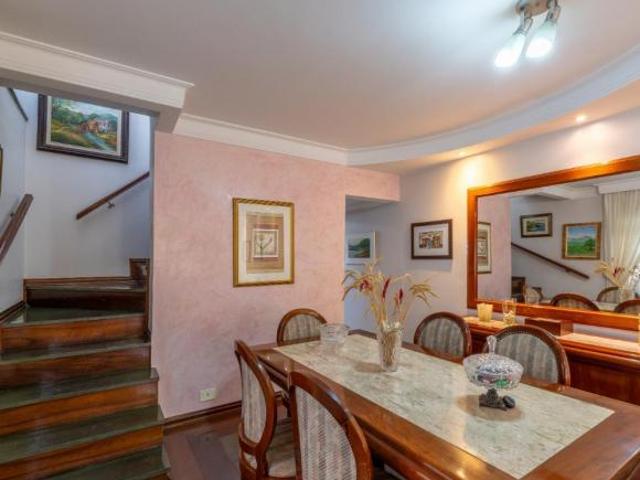 Elegante sobrado para venda em Vila Marari com 3 quartos, sendo 2 suítes, 130m²