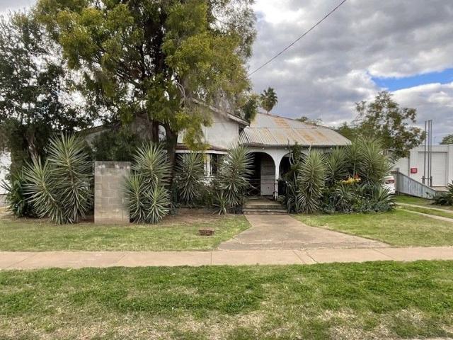 Versatile 3 Bedroom Property with Prime Highway Exposure