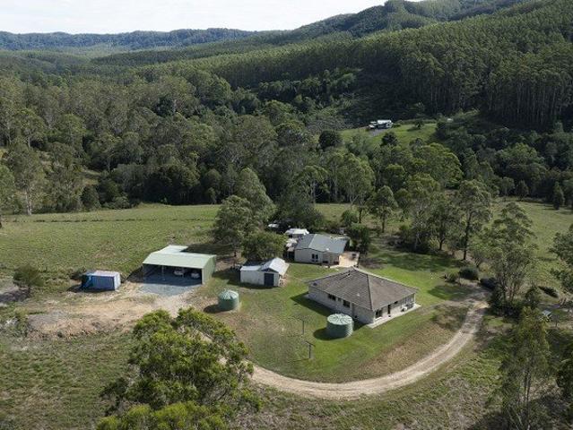 Versatile 24 Acre Lifestyle Property with Dual Living