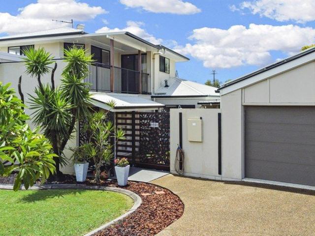 Versatile Coastal Living with Space for the Whole Family