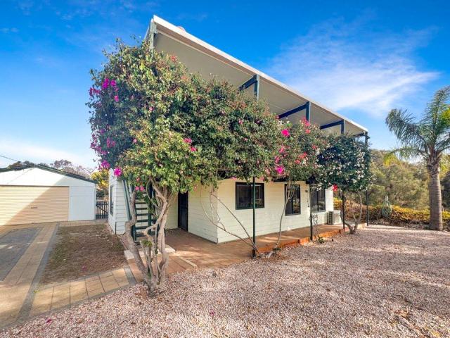 Versatile Coastal Retreat: Furnished 4 Bedroom Home with Dual Living Potential on Greenly Avenue, Coffin Bay