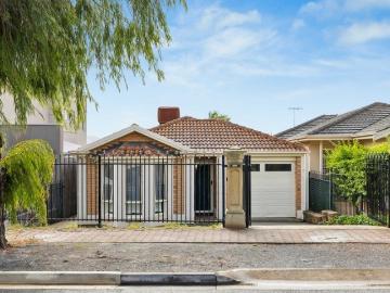 Versatile Beachside Living in Sought After South Brighton
