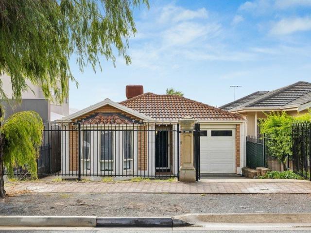Versatile Beachside Living in Sought After South Brighton