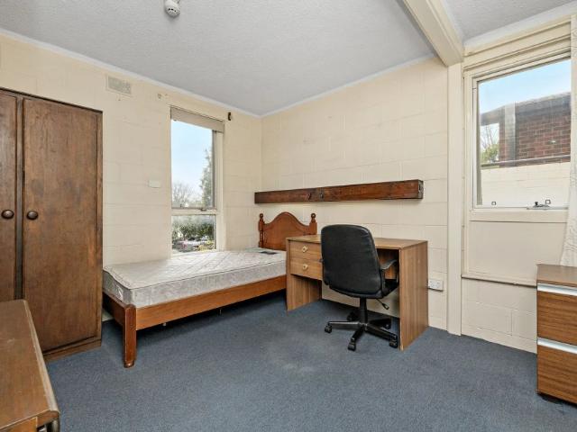Versatile Building for Lease – Prime Kent Town Location
