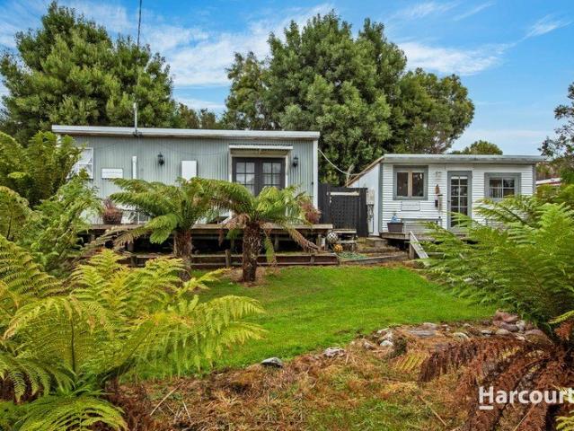 Versatile Dual Unit Opportunity in Coastal Strahan!
