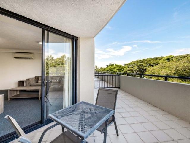 Versatile dual key investment in prime esplanade position