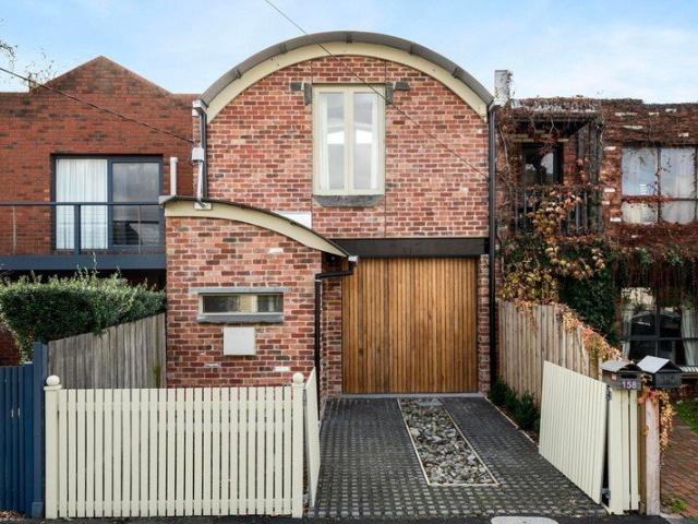 Versatile dual level appeal with remarkable flexibility