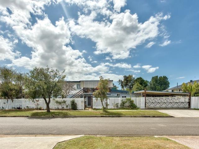 Versatile Dual Living Investment Opportunity with Separate Studio
