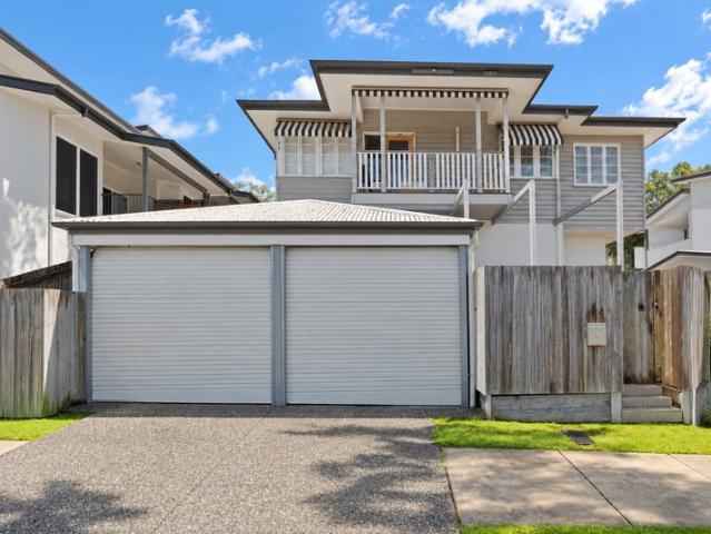 Versatile Dual Living Opportunity with Impressive Rental Return Potential!